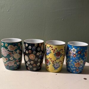 Vintage 60’s Chadwick of Japan Hand Painted Floral Ceramic Sake/Tea Set of 4